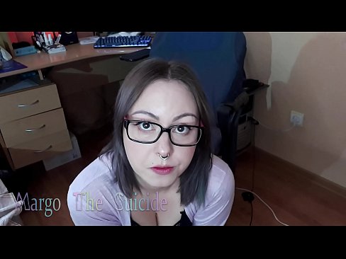 ❤️ Сексуальна дівчина в окулярах глибоко відсмоктує дилдо на камеру ❤️ Порно-відео у нас ﹏